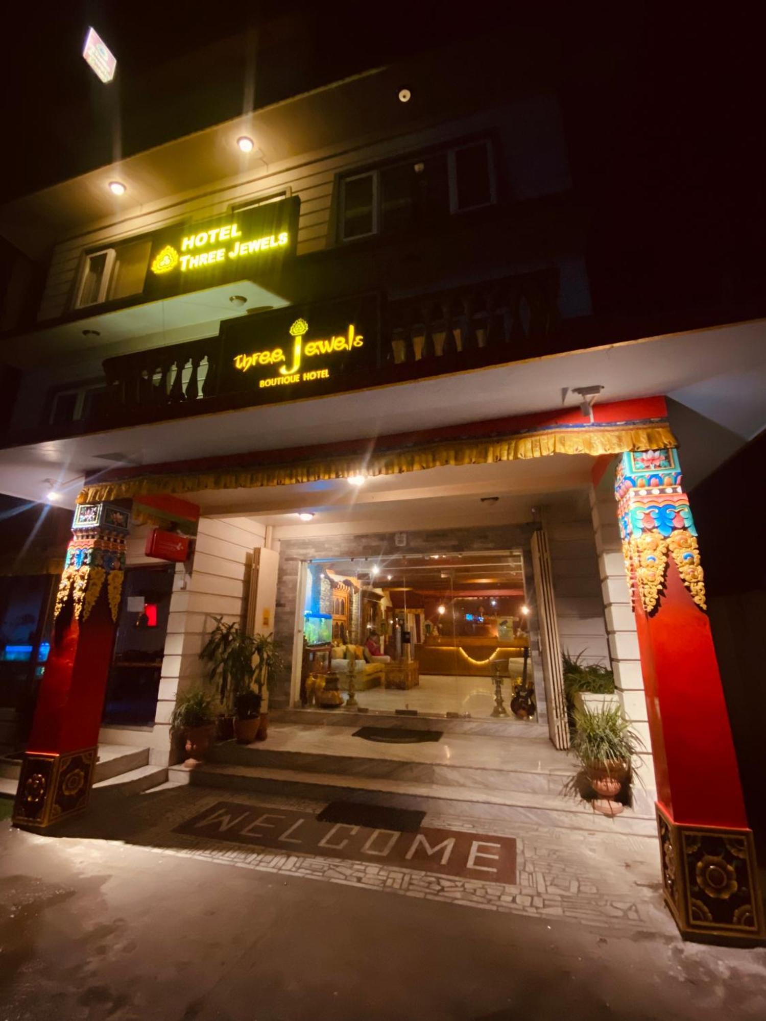 Three Jewels Boutique Hotel Pokhara Eksteriør billede