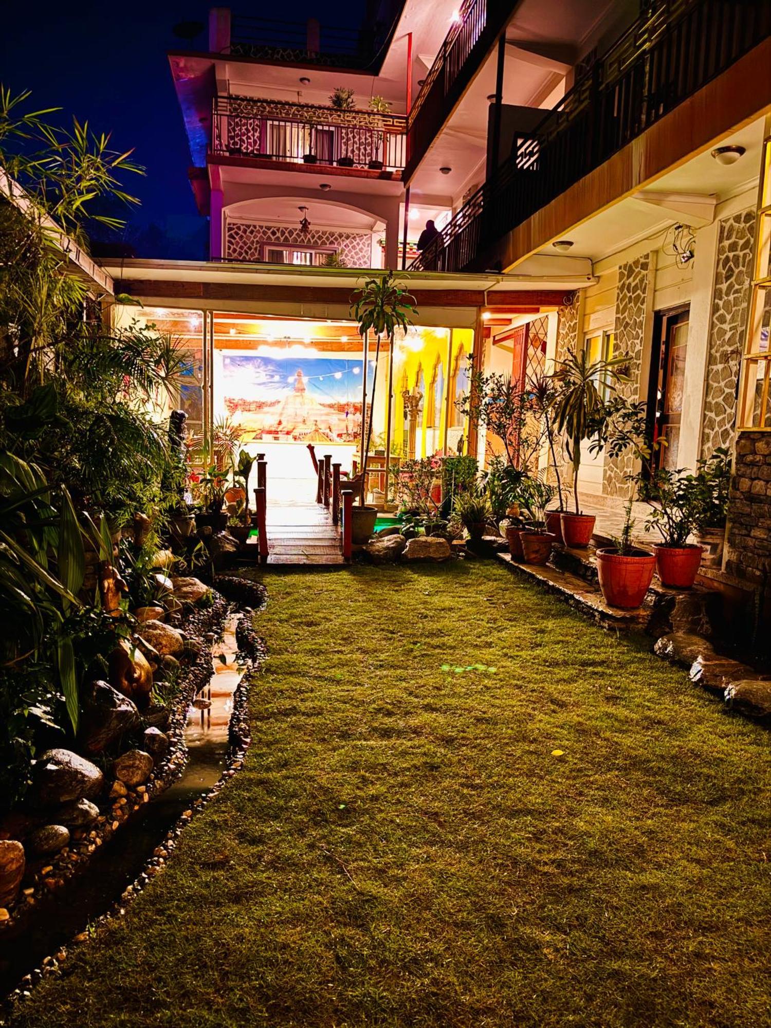 Three Jewels Boutique Hotel Pokhara Eksteriør billede